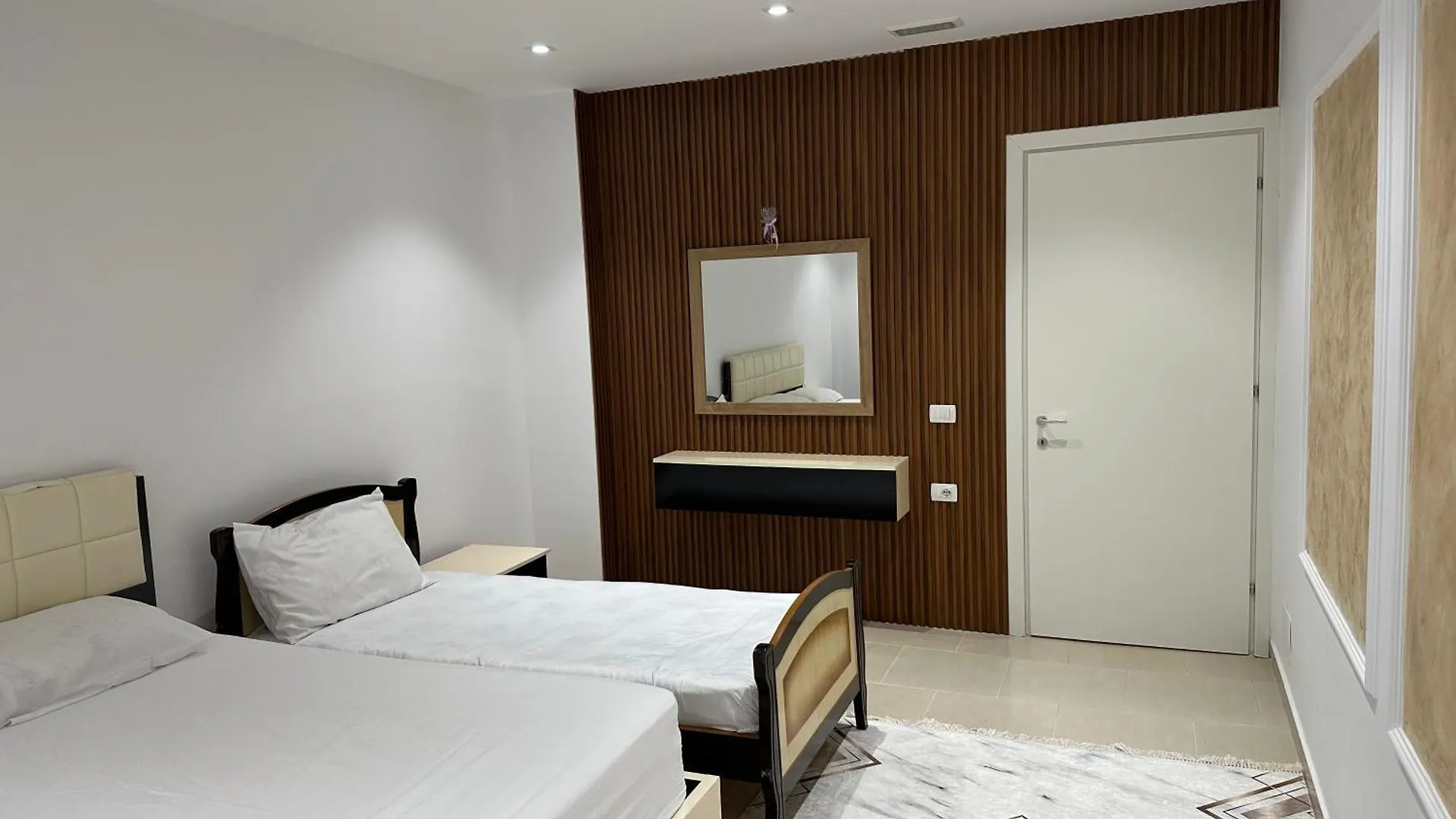 Br Apartment ドゥラス
