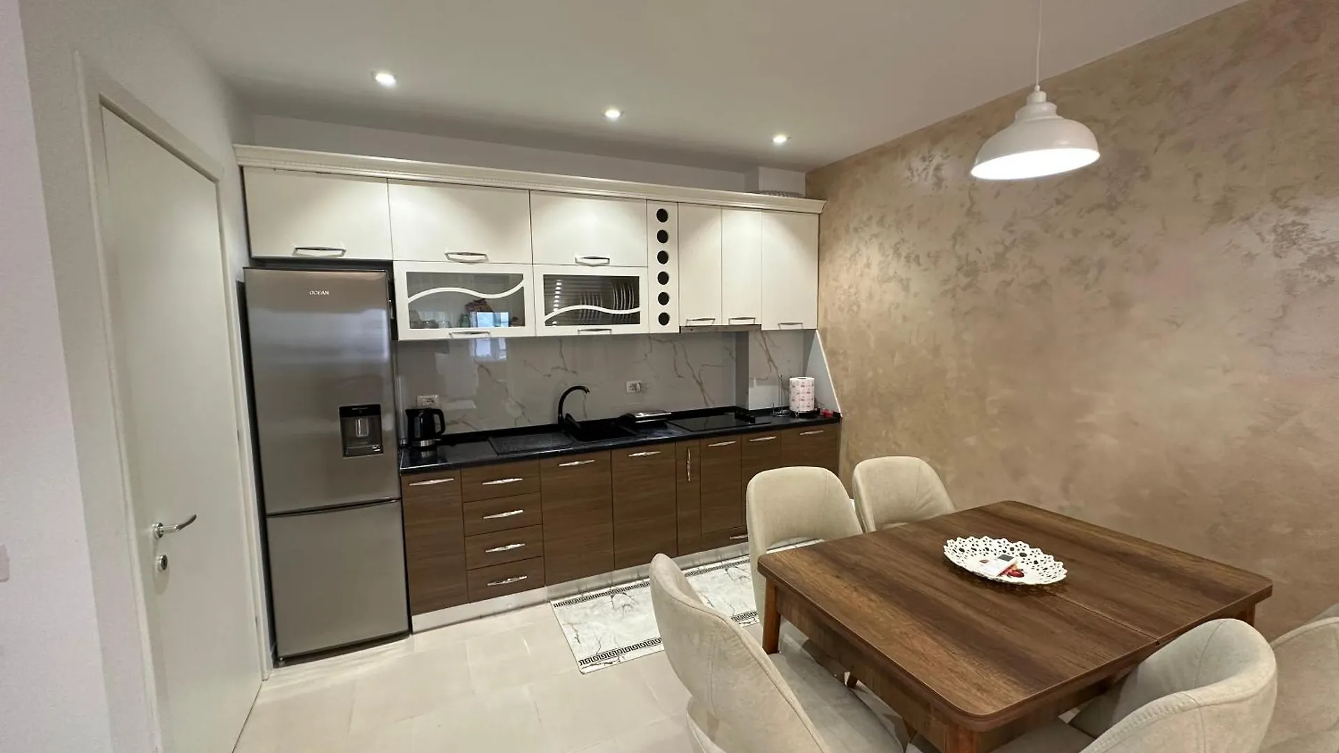Br Apartment ドゥラス 0*,