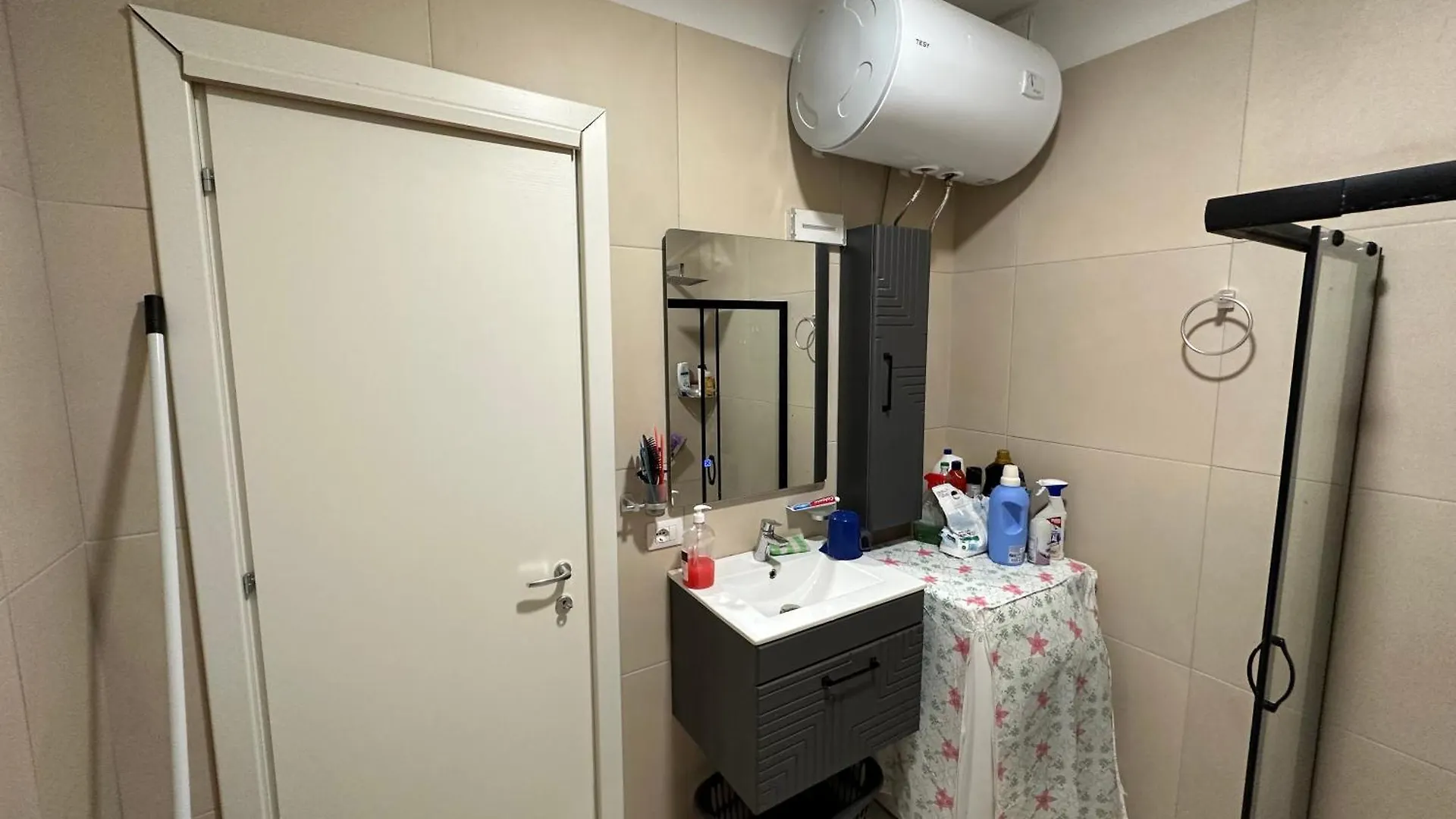 Br Apartment ドゥラス
