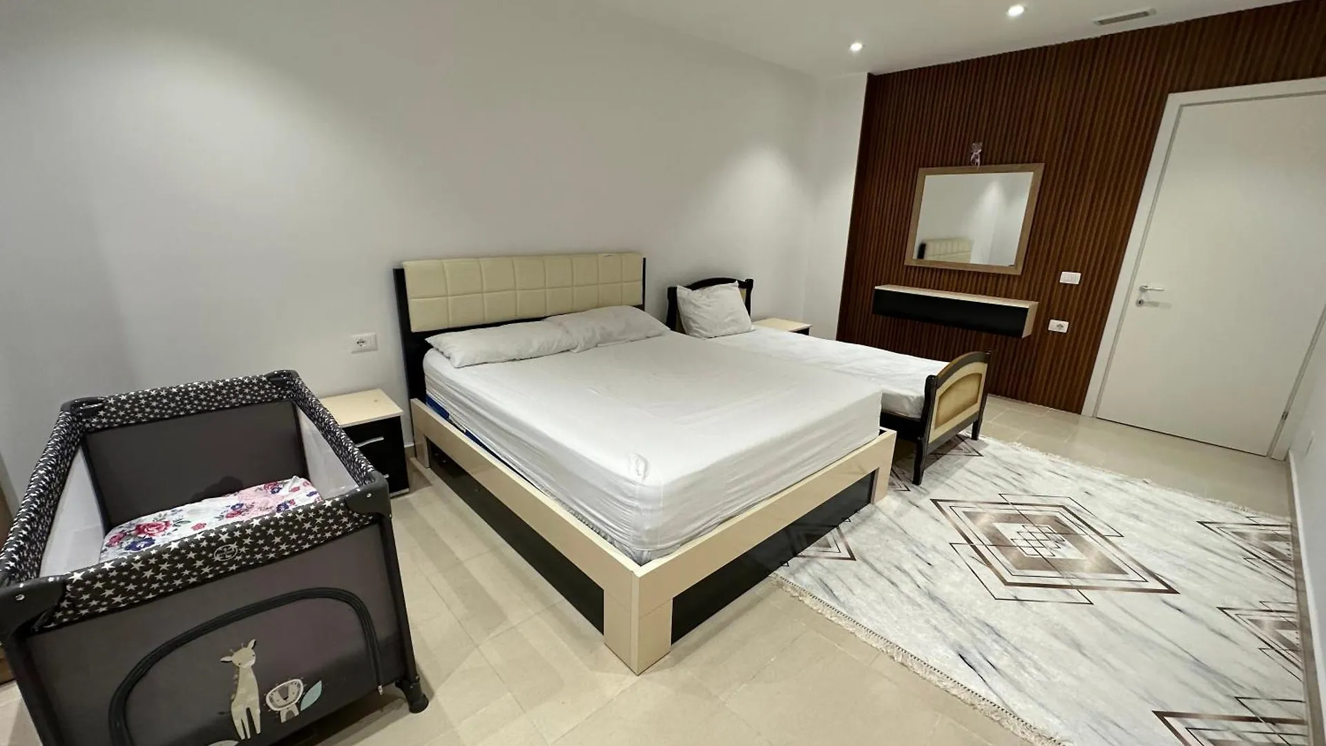 Br Apartment ドゥラス 0*,  アルバニア